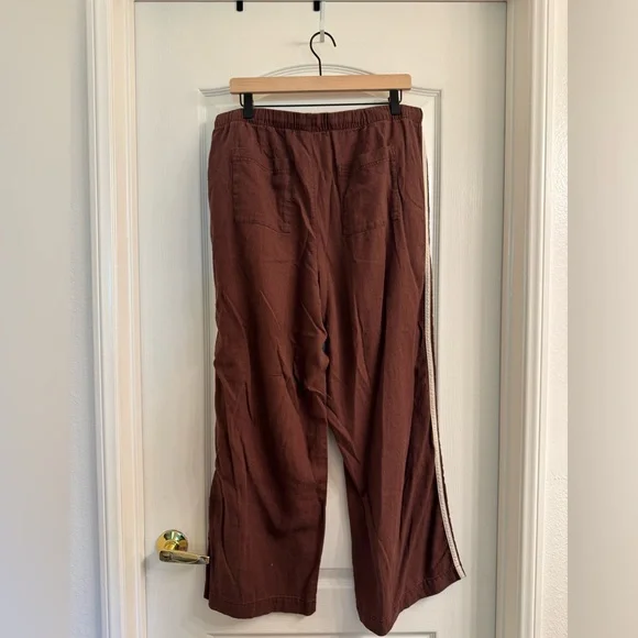 GAP Pull-on Wide Leg Pants with Cream Side Stripes - Picture 4 of 10